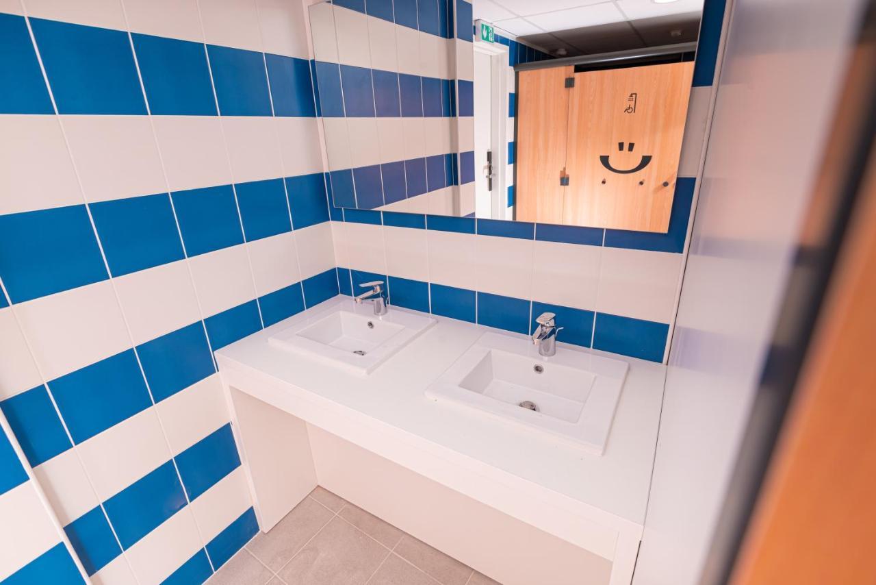 Hostel Le Hueb Toulon Extérieur photo